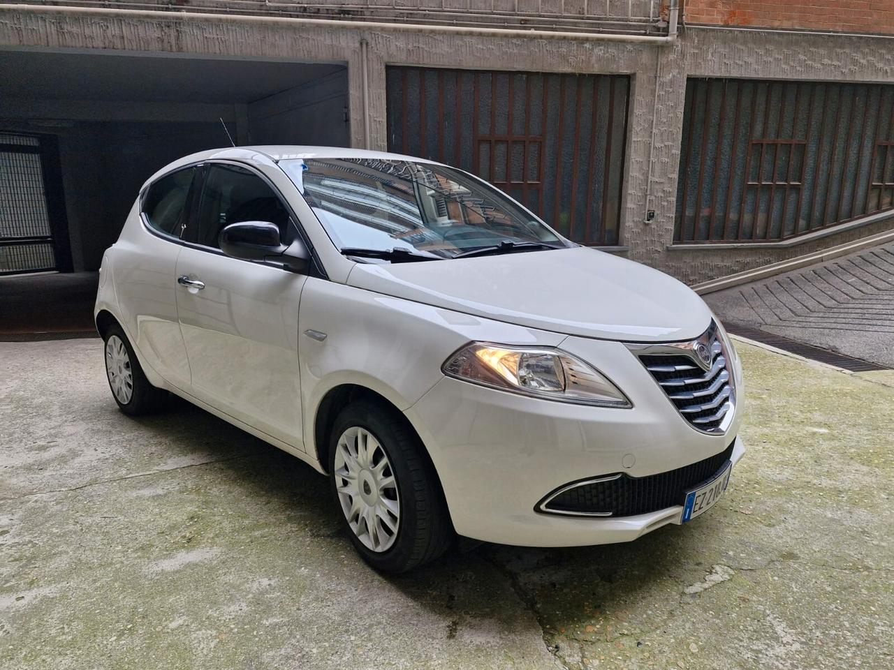 Lancia Ypsilon 1.3 MJT 16V 95 CV 5 porte S&S Gold