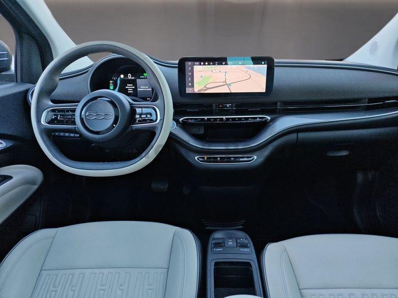 FIAT 500 500e Berlina 42 kWh La Prima