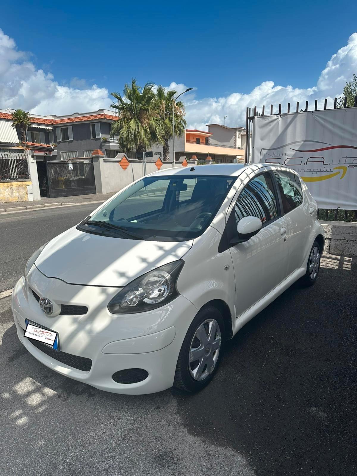Toyota Aygo 1.0 12V VVT-i 5 porte Deep Ocean Connect