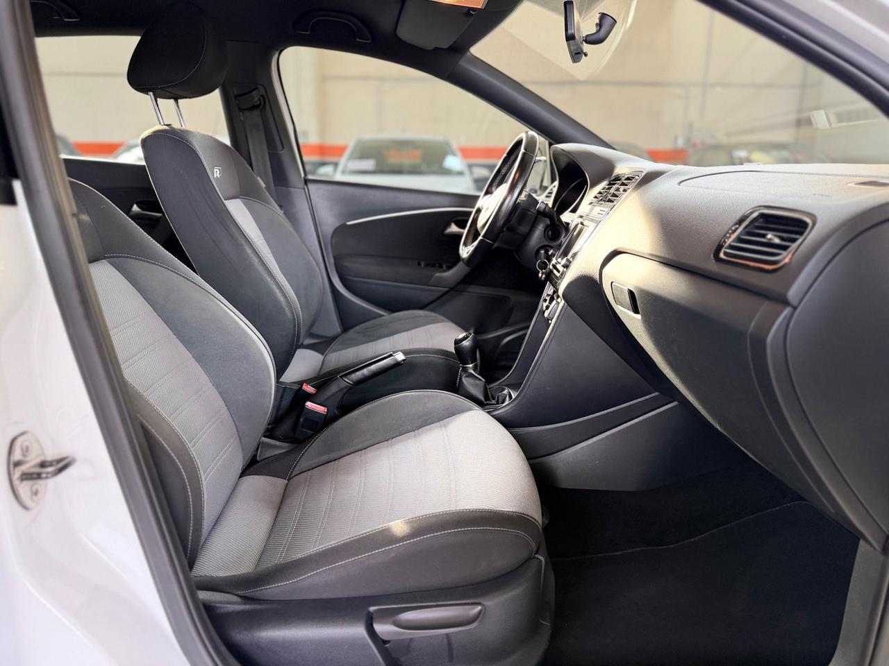 Volkswagen Polo 1.4 TDI 5p. R-LINE NEOPATENTATI