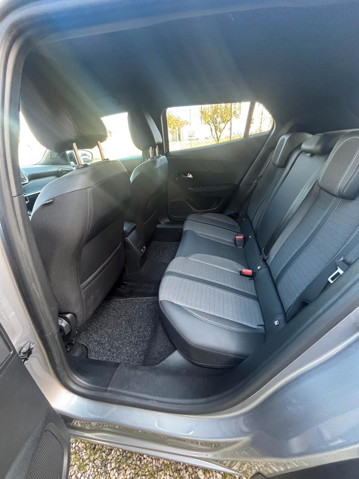 Peugeot 2008 Allure 2023 automatica