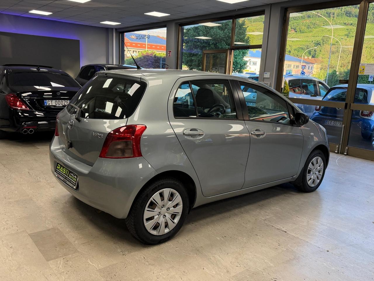 Toyota Yaris 1.0 5 porte Sol