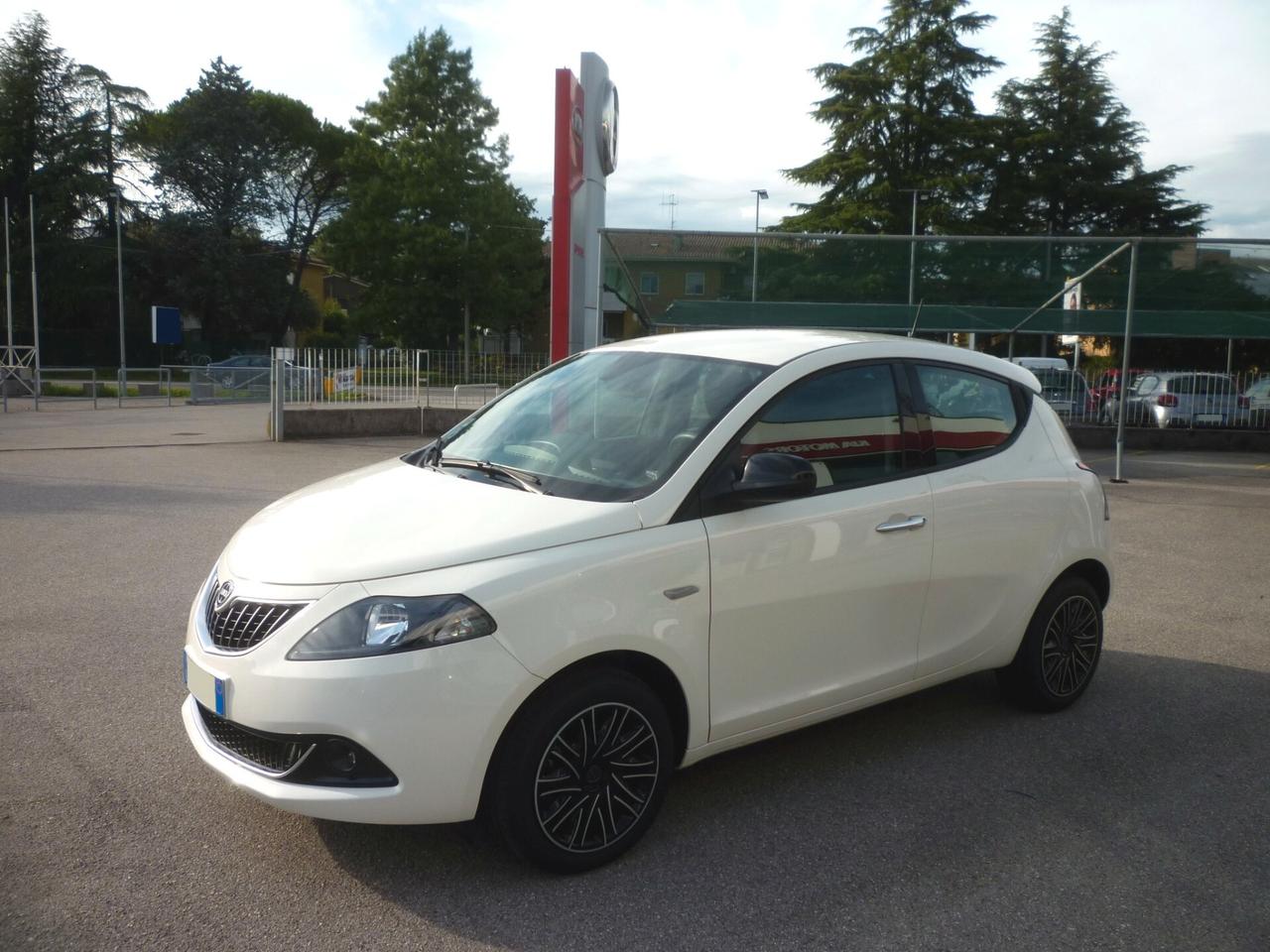 LANCIA Ypsilon 1.0 Hybrid 70 CV Gold BIANCO 2022