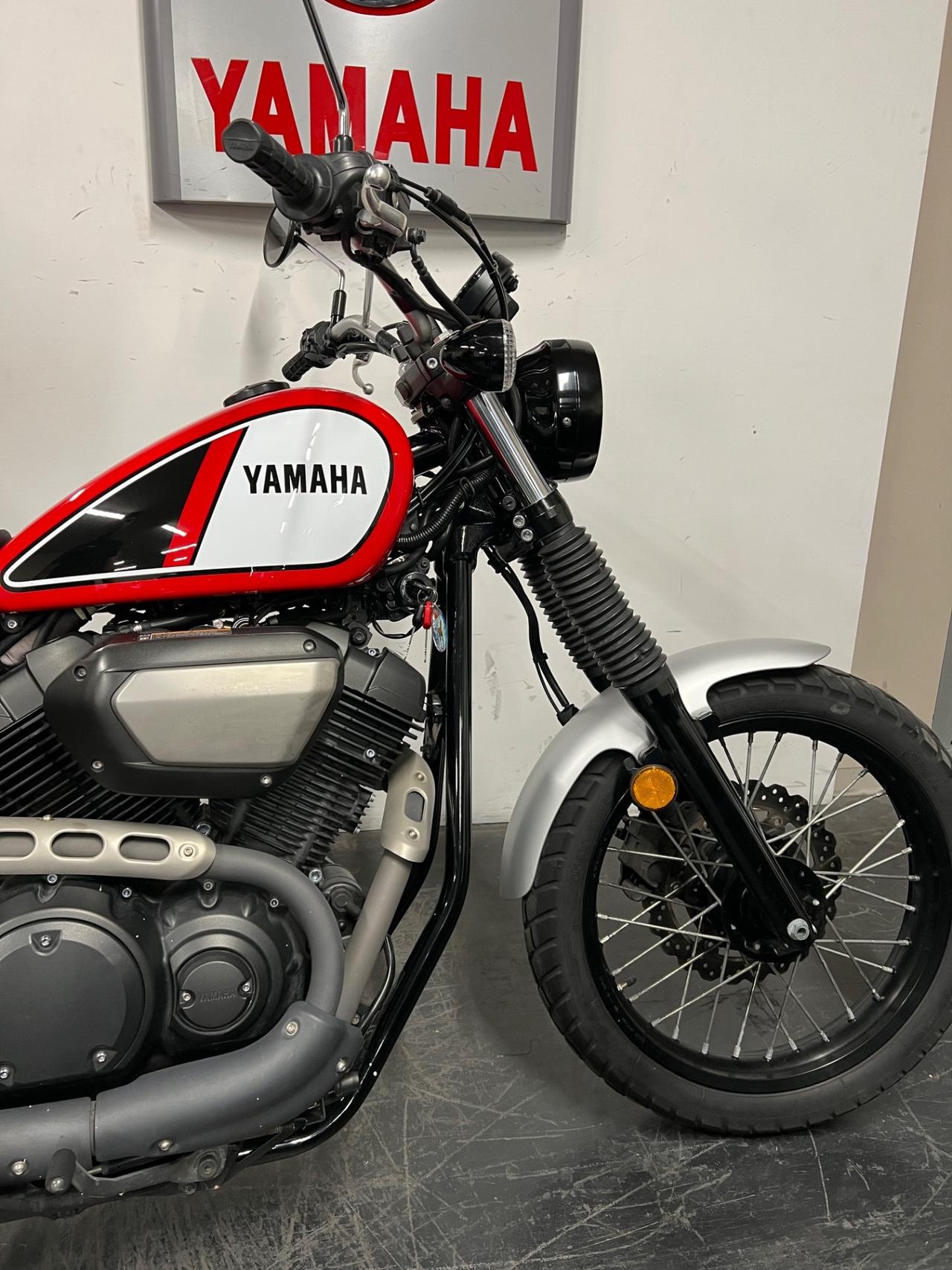YAMAHA SCR 950