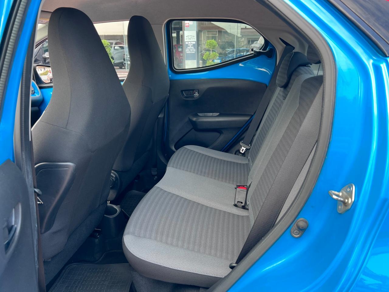 Toyota Aygo Connect 1.0 VVT-i 72 CV 5 porte x-clusiv