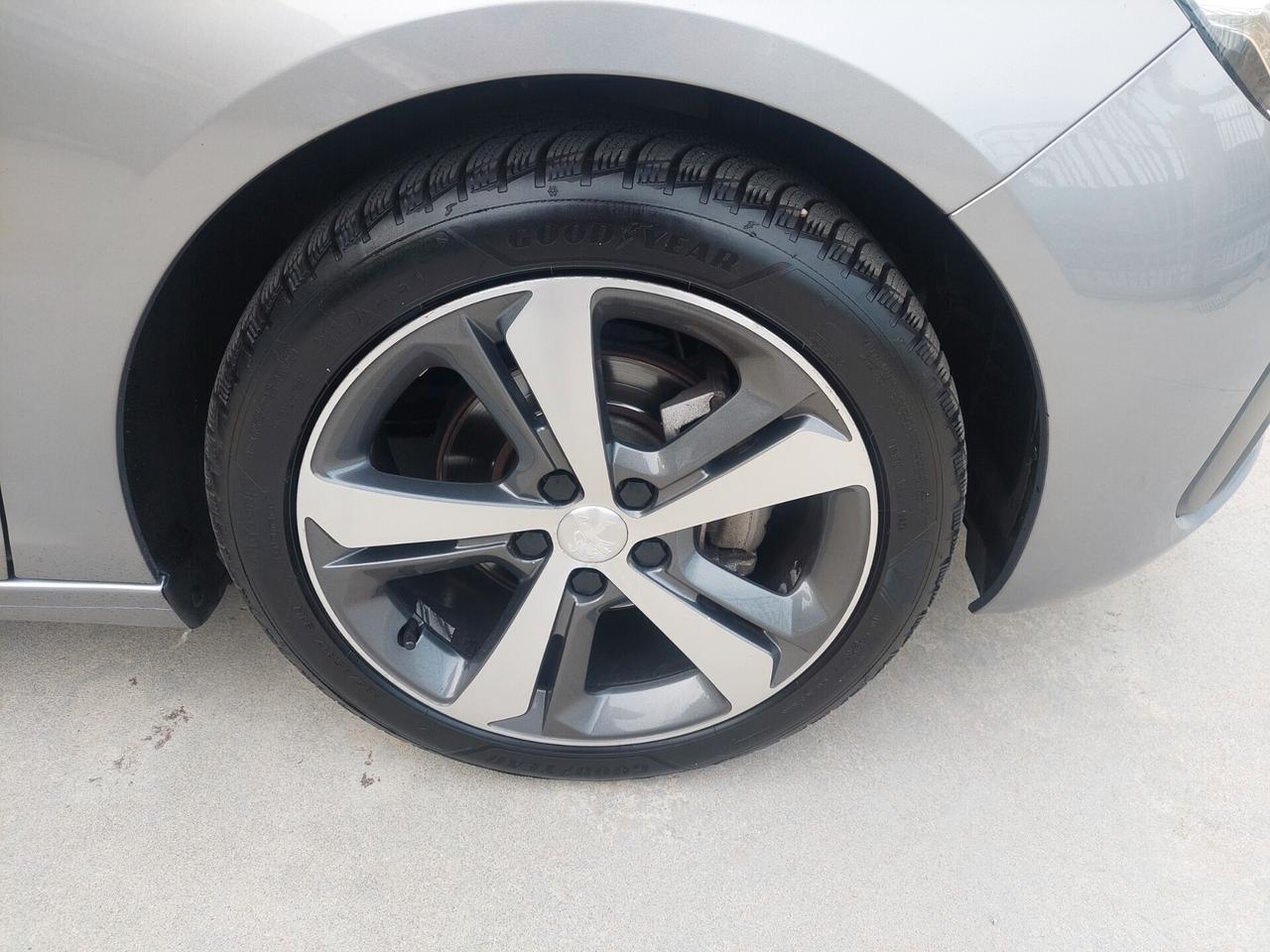 Peugeot 308 BlueHDi 130 S&S Allure