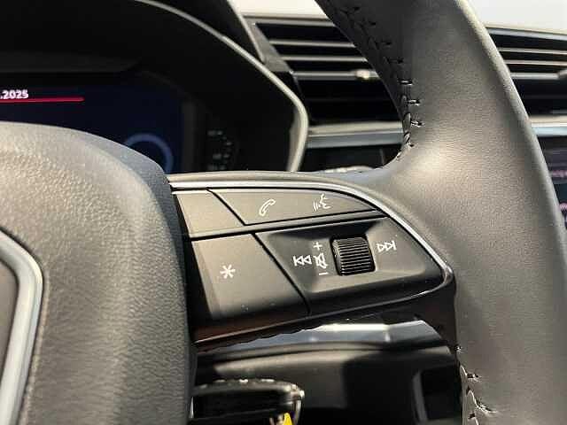 Audi Q3 1.5TFSI 150CV Business Advanced