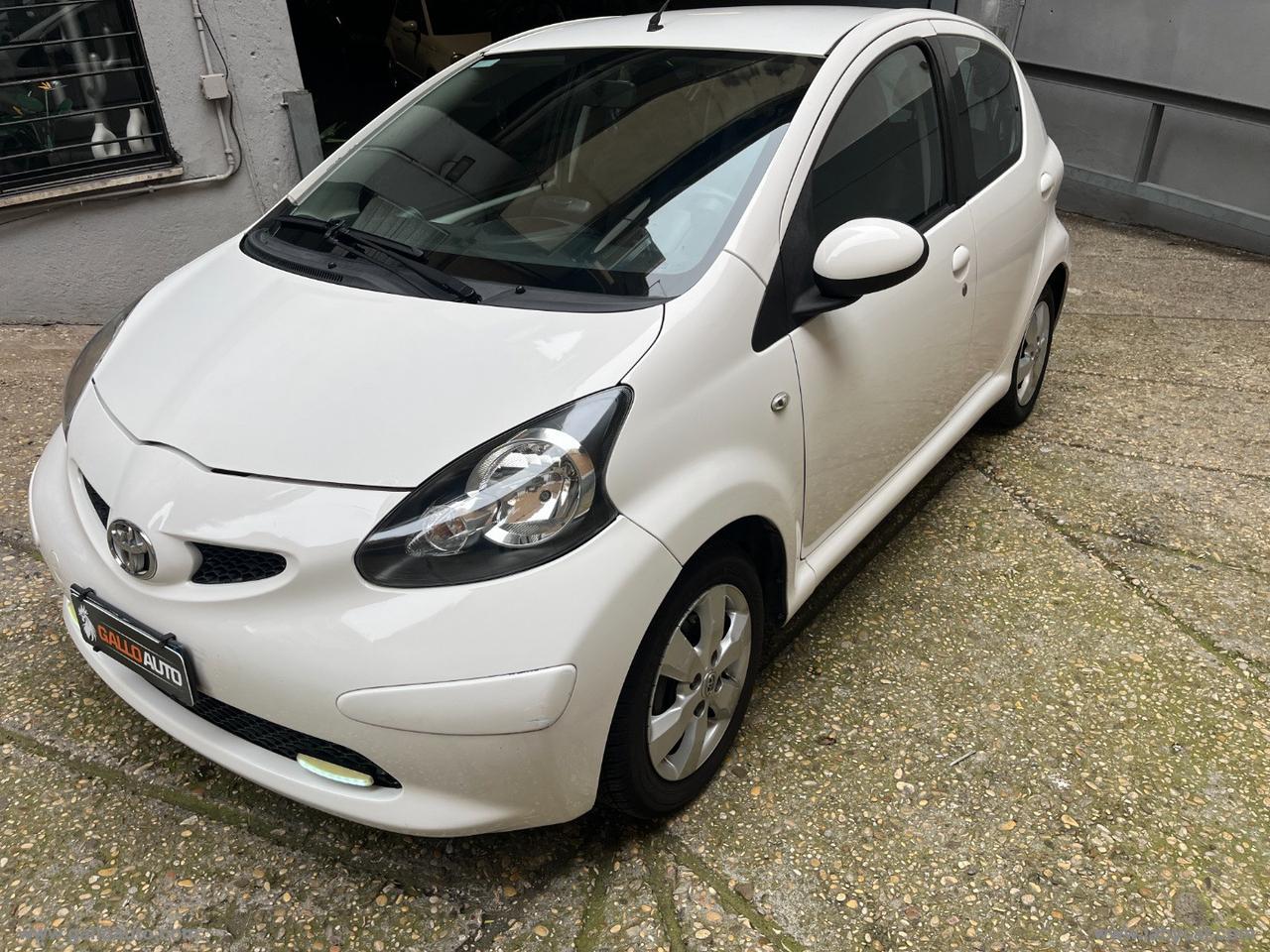TOYOTA Aygo 1.0 12V VVT-i 5p. Cool Soda Conn.