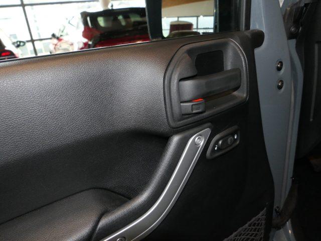 JEEP Wrangler 2.8 CRD DPF Sahara Auto
