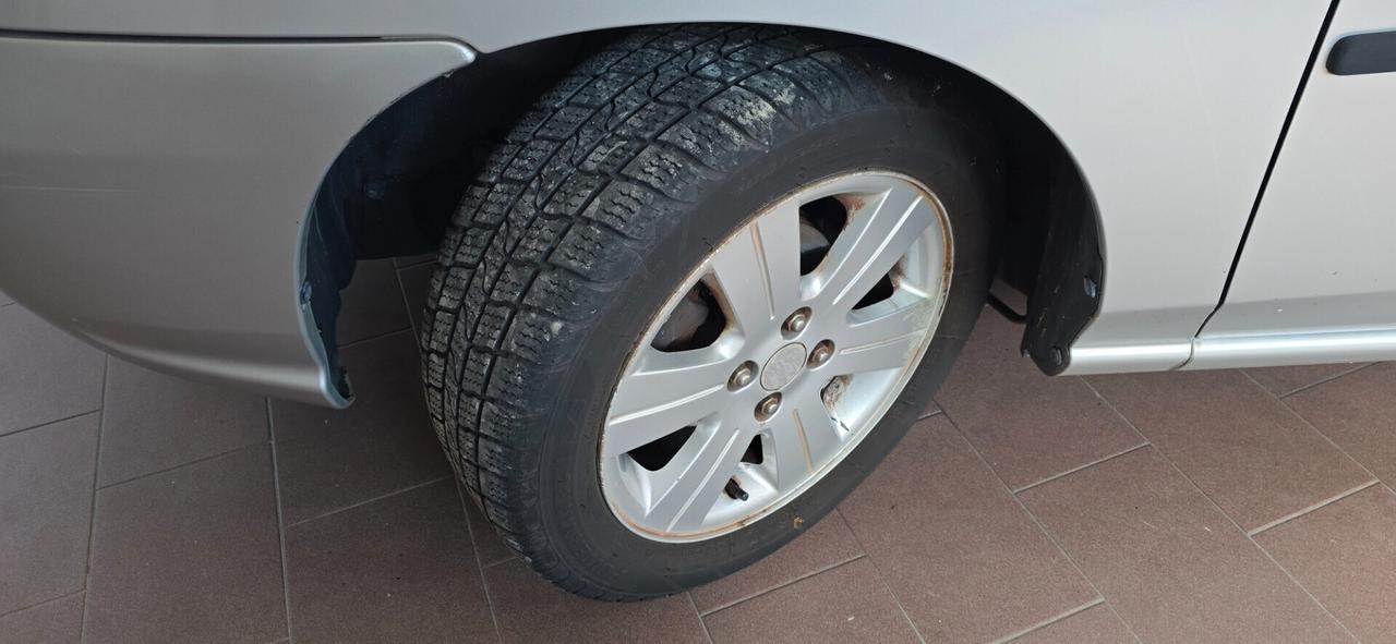 Suzuki Liana Limited 1.6i 16V 4x4 Neopatentati