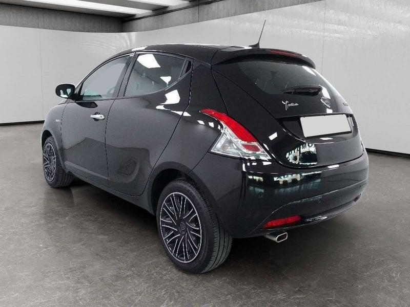 Lancia Ypsilon 1.0 firefly hybrid Gold s&s 70cv 5p.ti