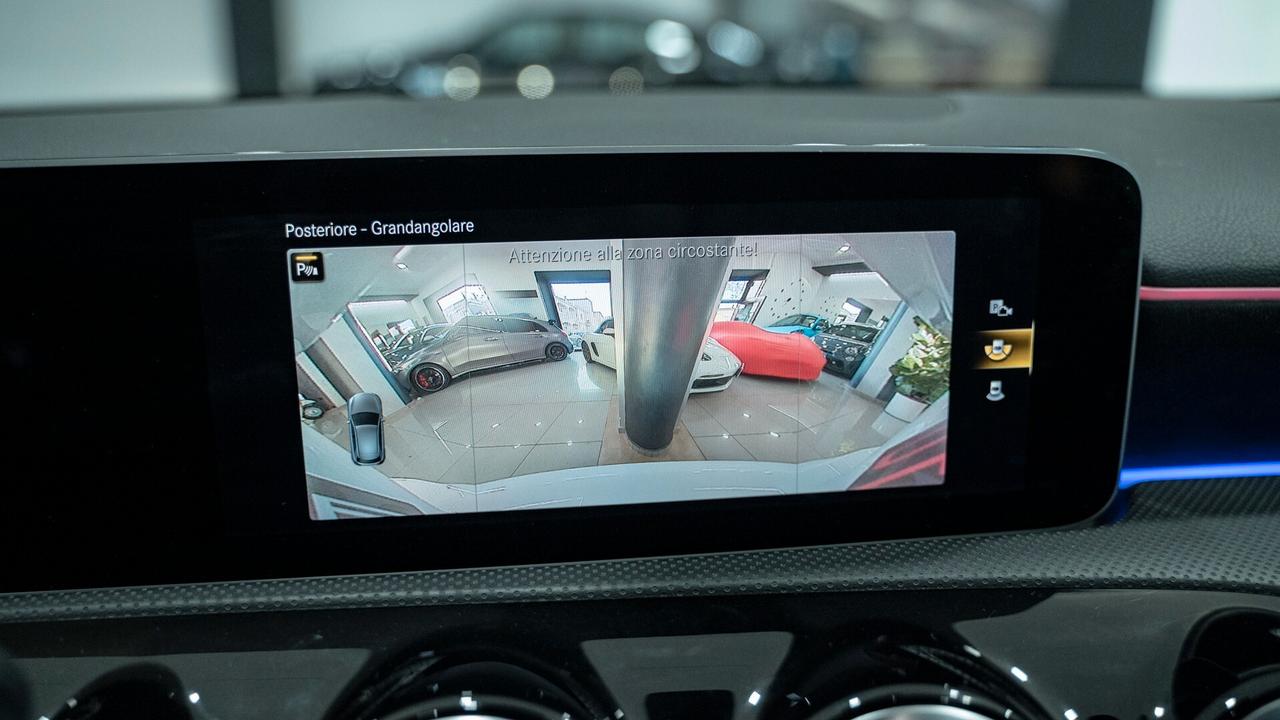 Mercedes-benz A 180 D PREMIUM PLUS AMG TETTO PACK LUCI MULTIBEAM FULL