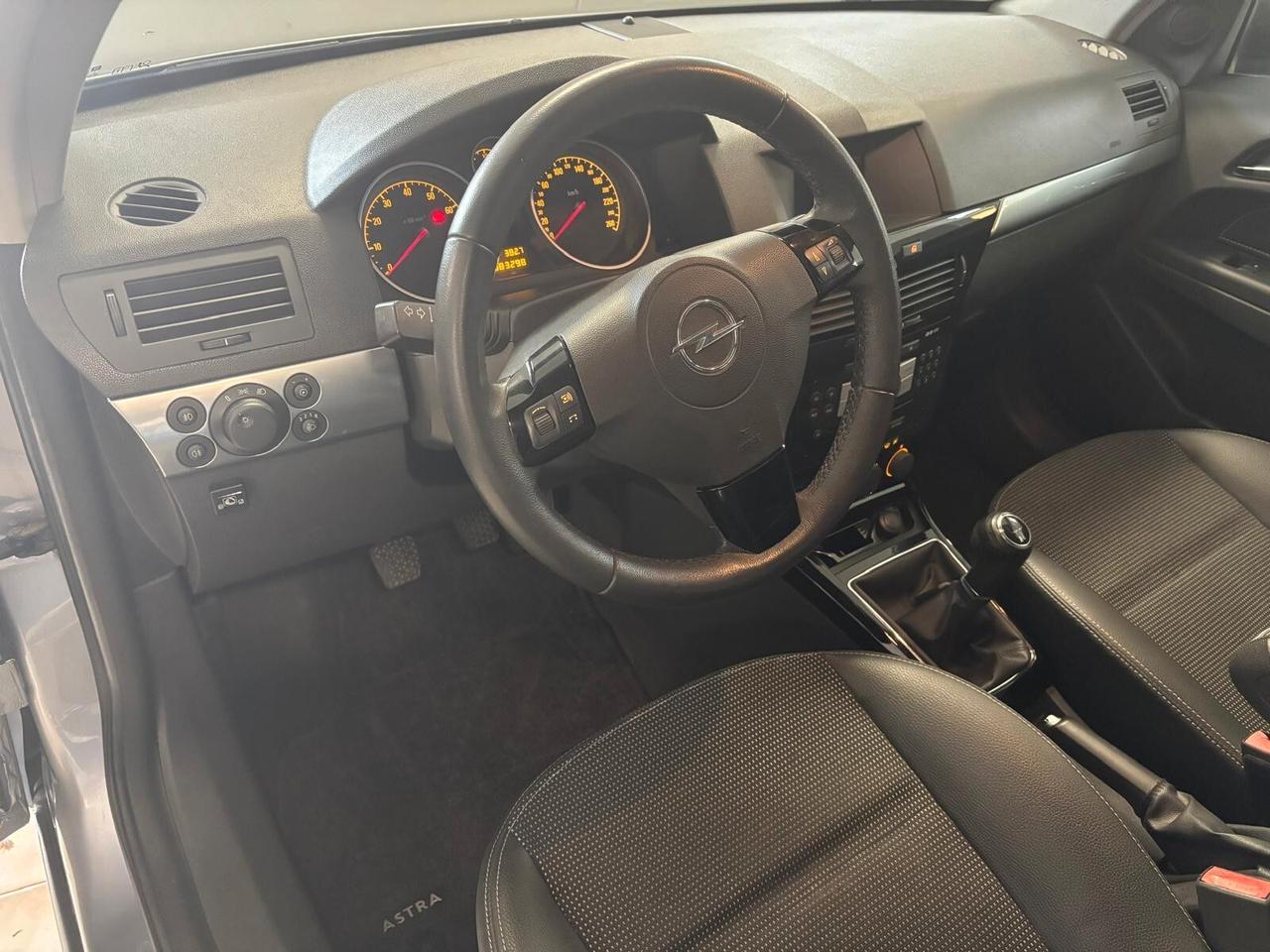 OPEL ASTRA ANNO 2007 BZ GPL ADATTA NEOPATENTATI KM 83 MILA