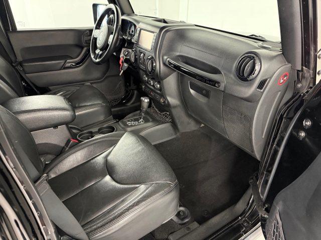 JEEP Wrangler Unlimited 2.8 CRD DPF Sahara Auto