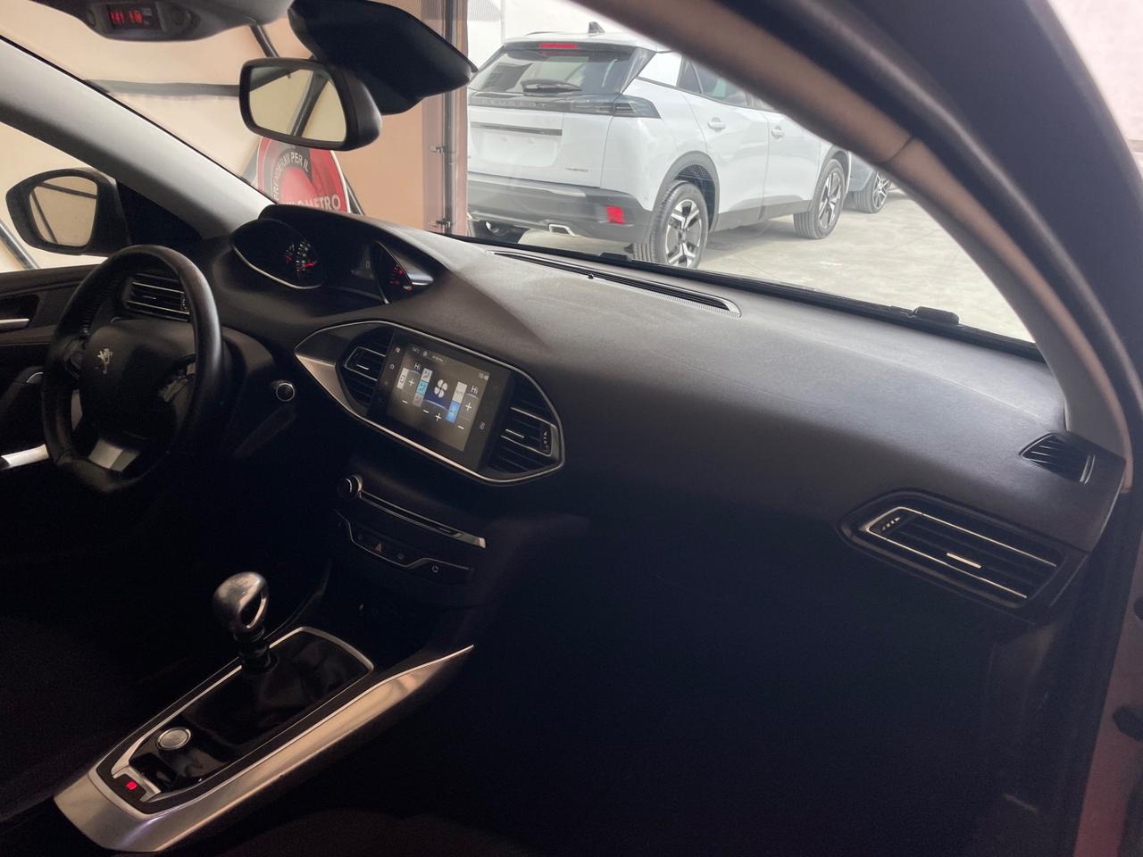 Peugeot 308 BlueHDi 120 S&S EAT6 Allure