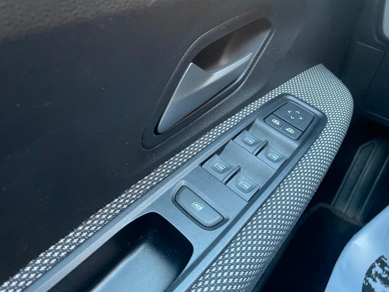 Dacia Sandero UNICO PROPRIETARIO - NEOPATENTATI