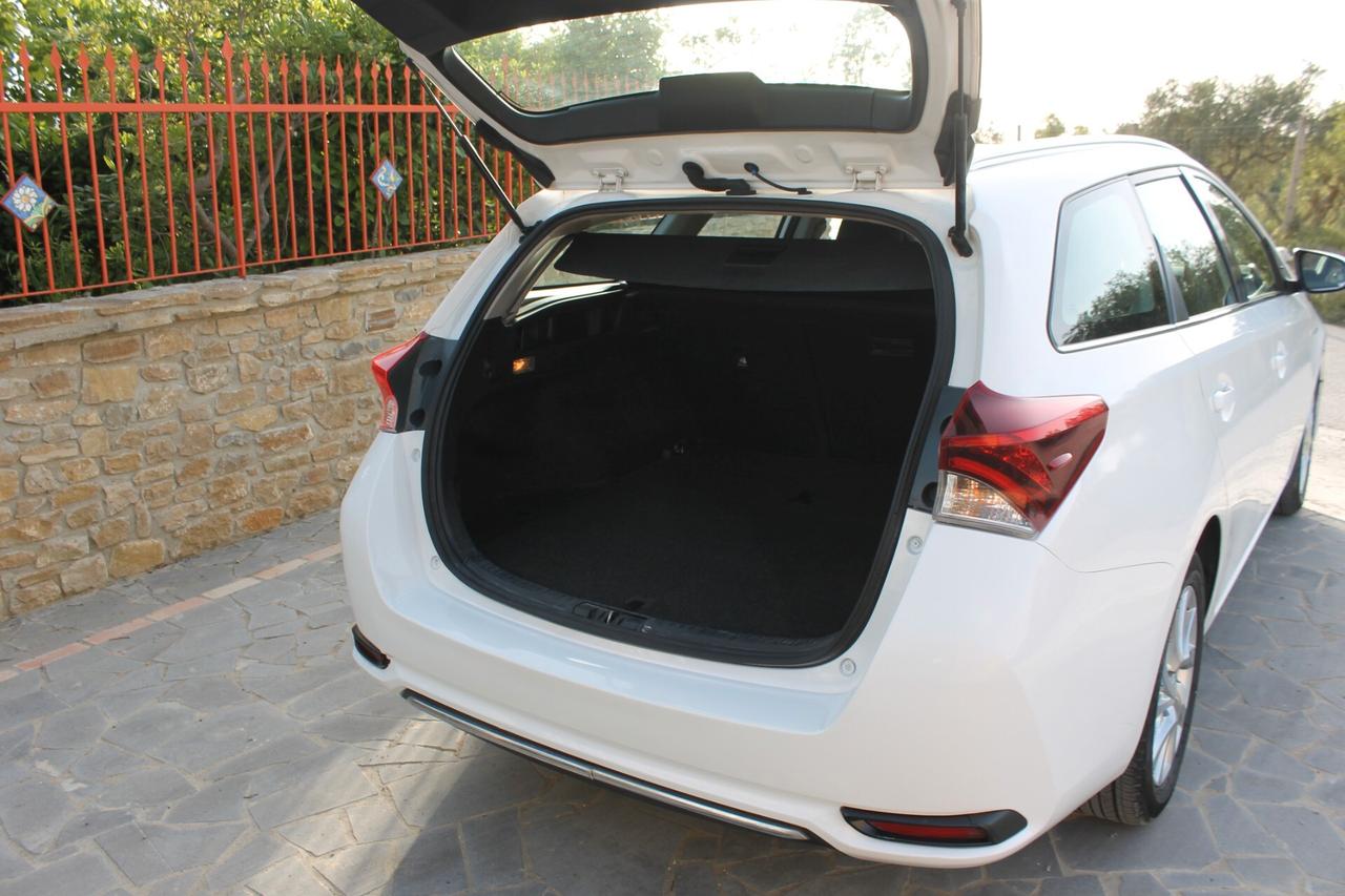 Toyota Auris Touring Sports 1.8 Hybrid Business