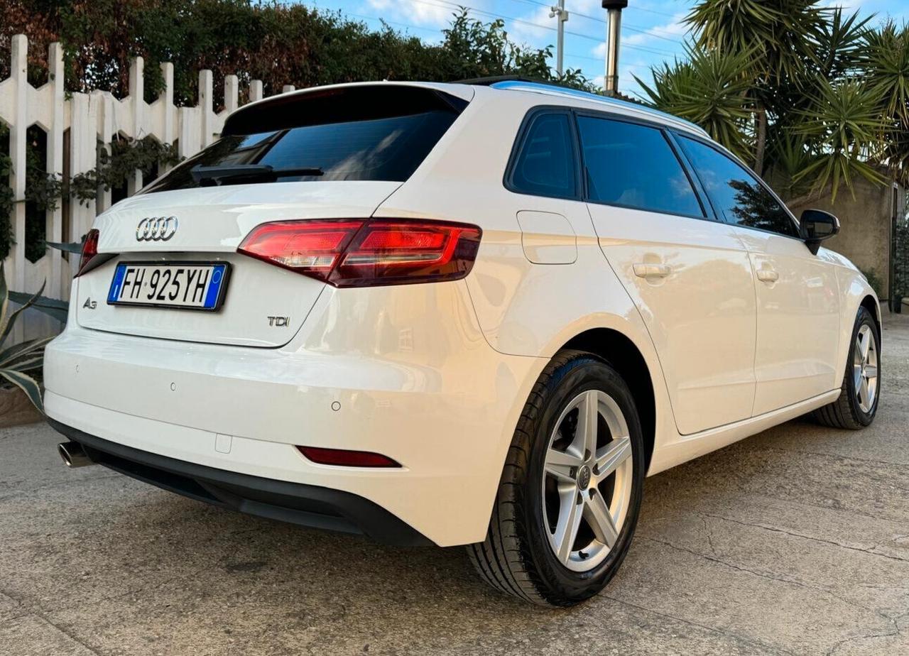 Audi A3 *SPORT* 1.6 TDI 110 CV *LED/TETTO*