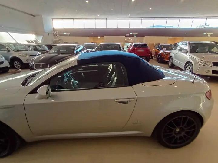 Alfa Romeo Spider 3.2 JTS V6