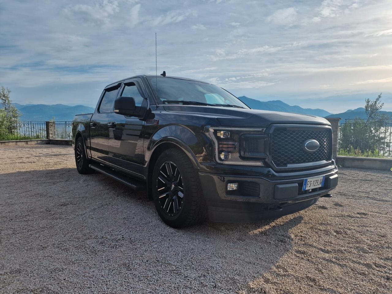 Ford F 150 Sport Crew Cab V8