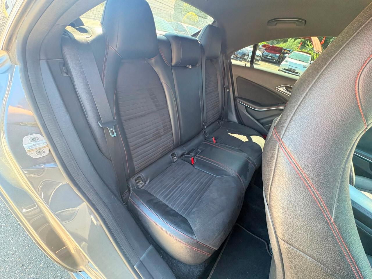 Mercedes-benz CLA 200 Premium
