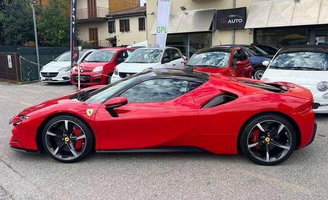 Ferrari SF90 Stradale iva esposta