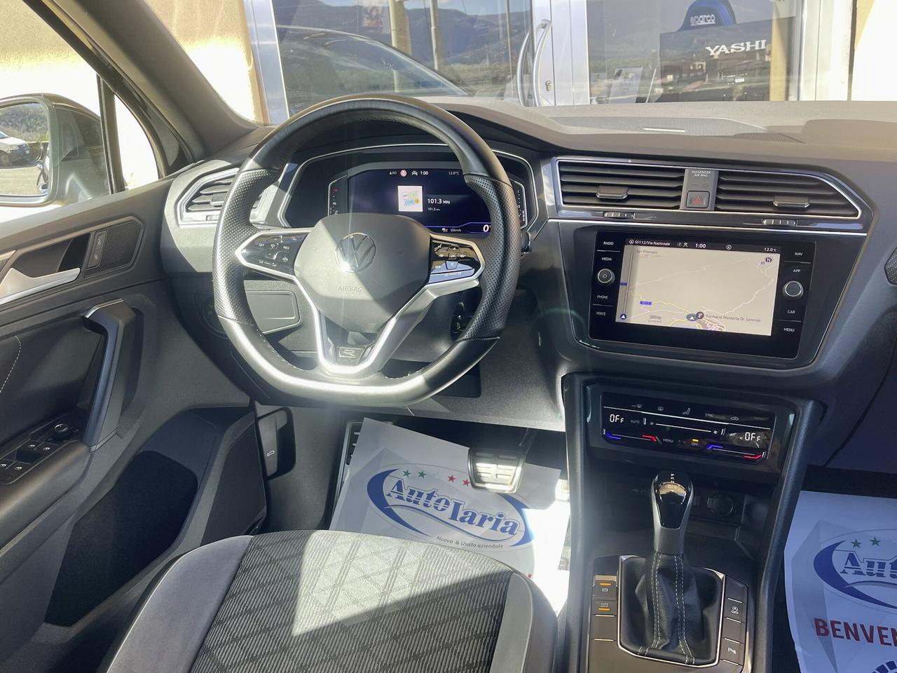 Volkswagen Tiguan 2.0 TDI 150 CV SCR DSG R-Line Fari IQ.LIGHT LED MATRIX--Digital Cockpit Pro 10,25", Navi
