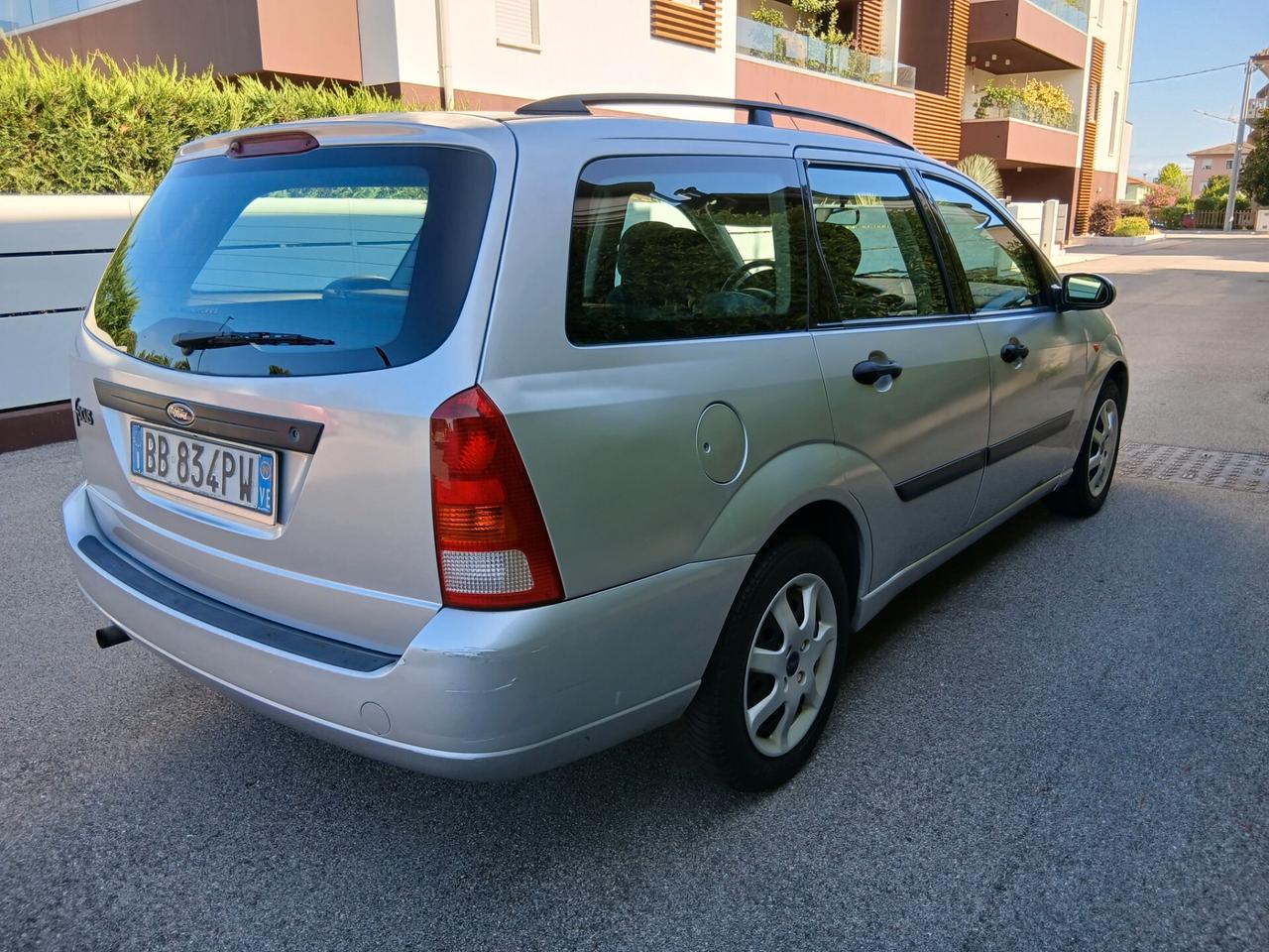 Ford Focus 1.6i 16V cat SW Ambiente pronta consegna