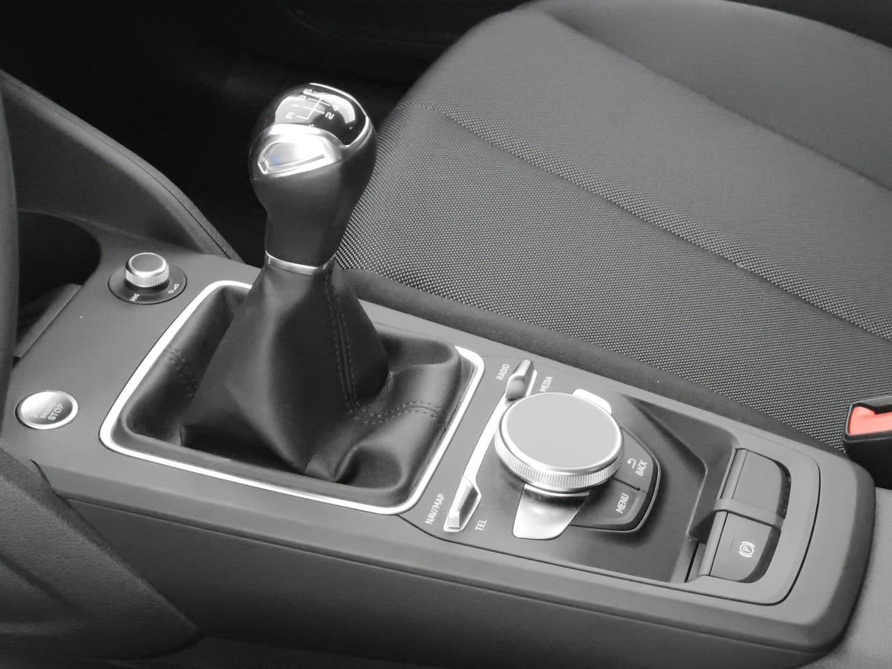 Audi Q2 35 1.5 tfsi Identity Black