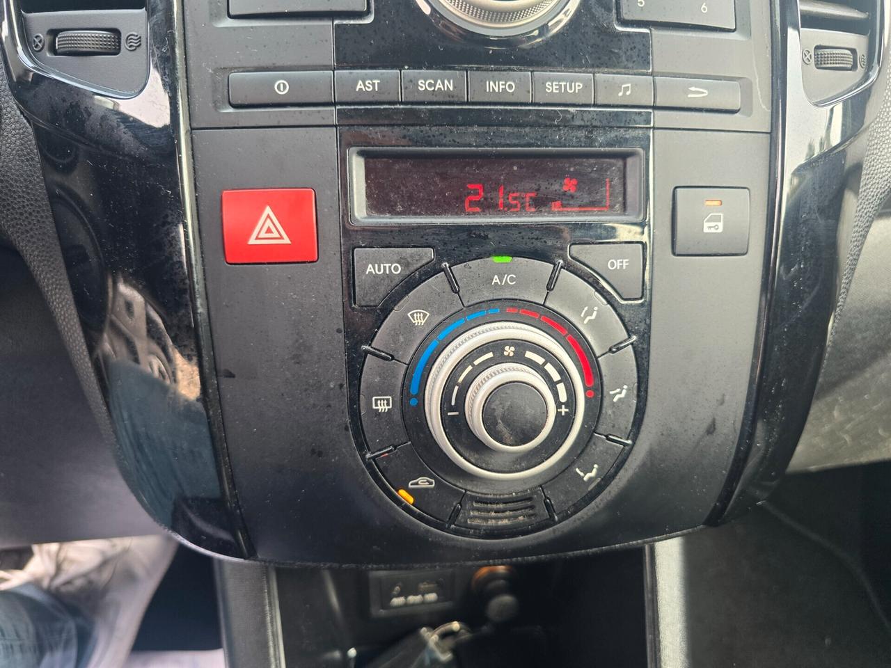 Kia Venga 1.4 CRDi 90cv WGT EX