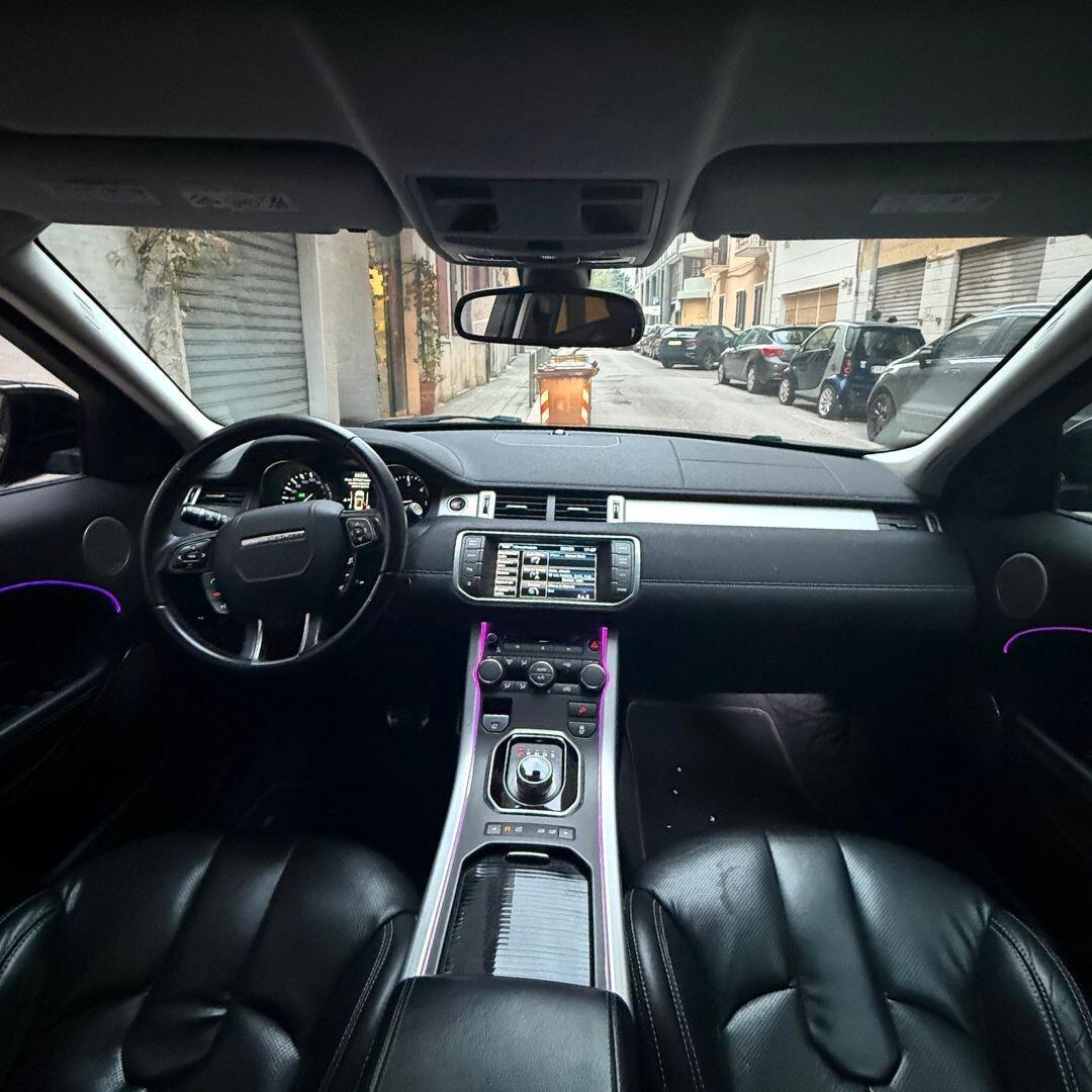 Range Rover Evoque 2.2 TD4 5p. Pure