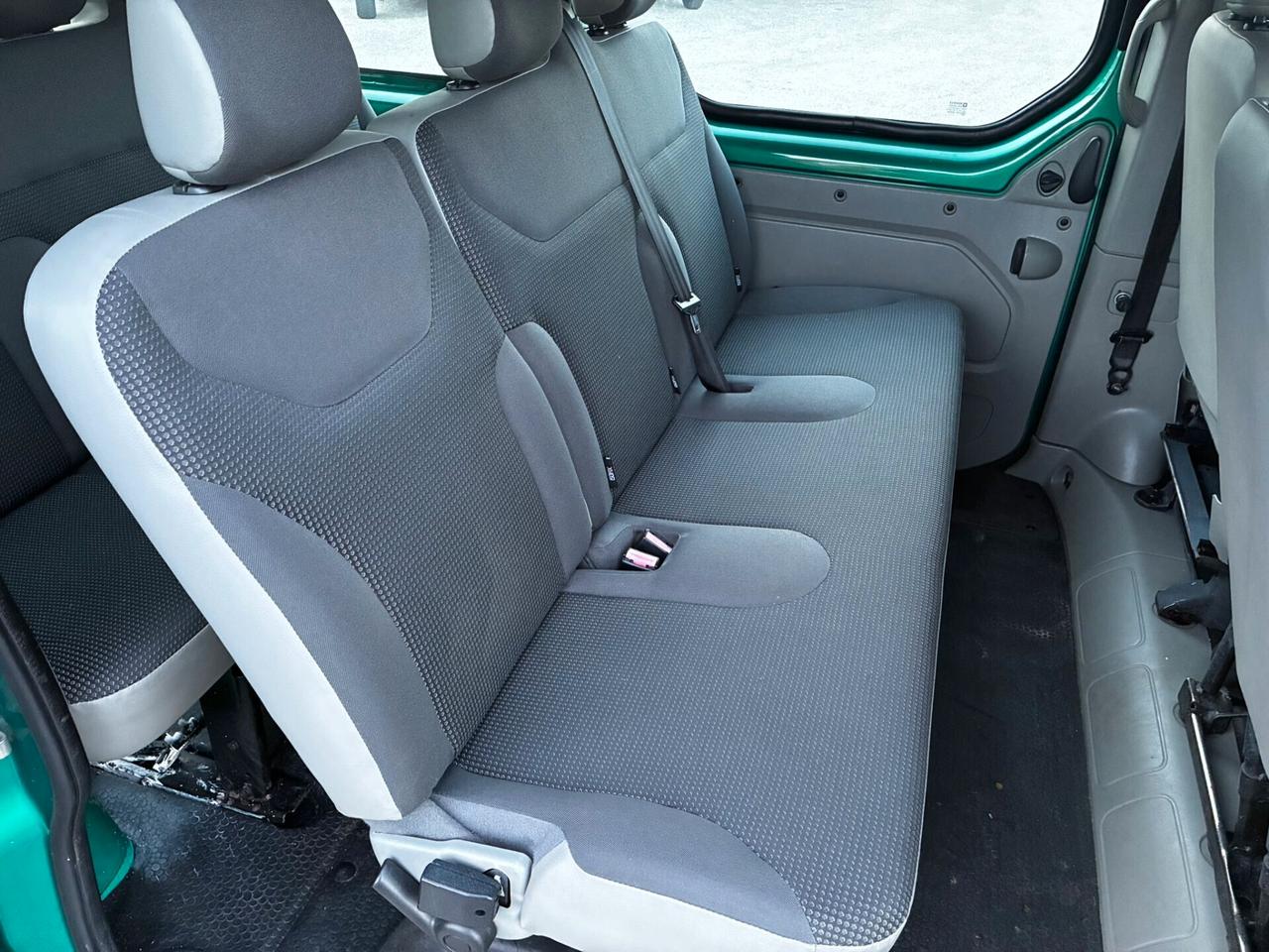 OPEL VIVARO 9 POSTI 2.0 DCi 115CV 6M + GANCIO + DOPPIA PORTA LATERALE