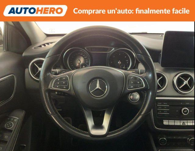 MERCEDES-BENZ GLA 200 d Automatic Sport
