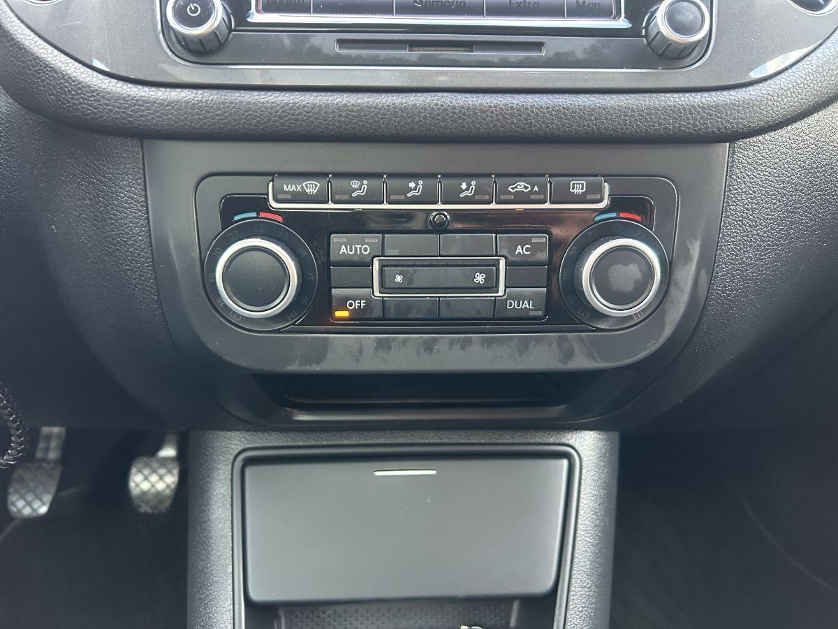 VOLKSWAGEN - Tiguan - 2.0 TDI 140 CV Sport & Style BlueMotion Technology TETTO LED