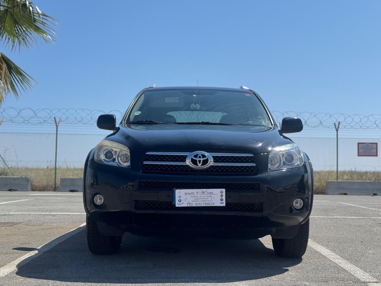 TOYOTA RAV 4 2.2D4-D 177 CV LUXURY 12 MESI DI GARANZIA
