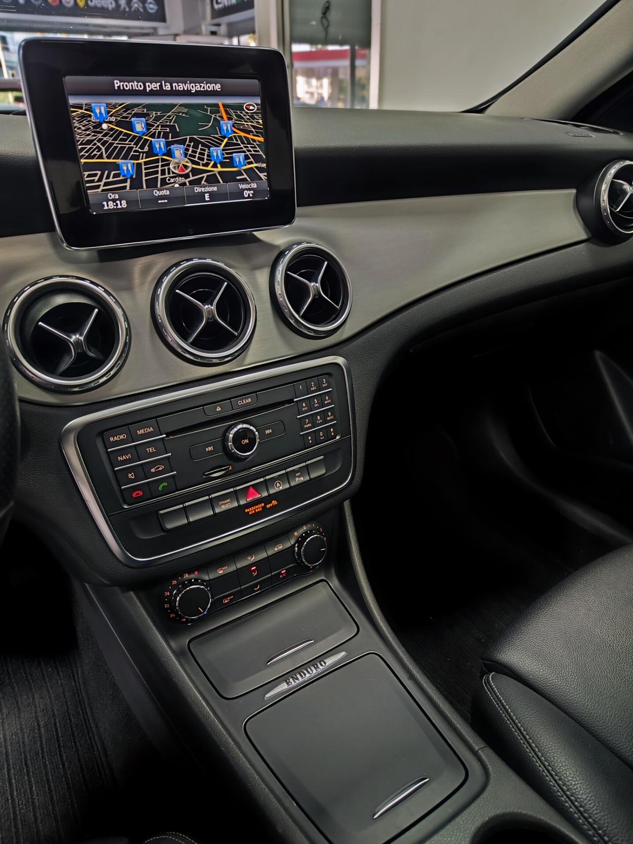 Mercedes-benz GLA 180 d Automatic Sport Tetto