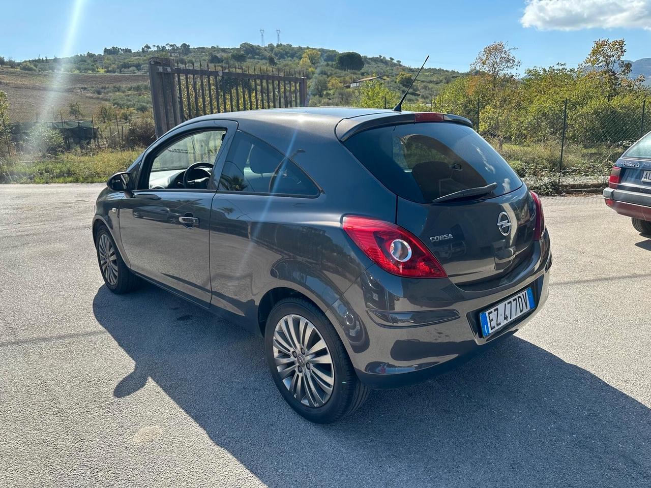 Opel Corsa 1.2 Coupé