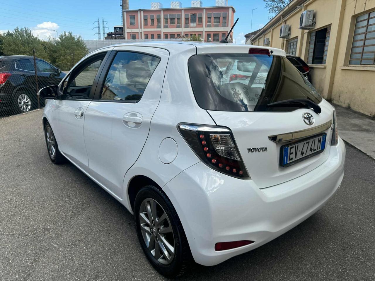Toyota Yaris Anno 2014 1.4 D-4D 5 porte Lounge