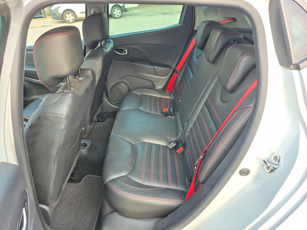 Renault Clio TCe 220CV EDC 5 porte Energy R.S. Trophy