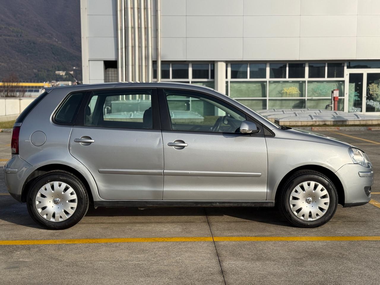 Volkswagen Polo 1.4/69CV TDI 5p. Sportline NEOPATENTI