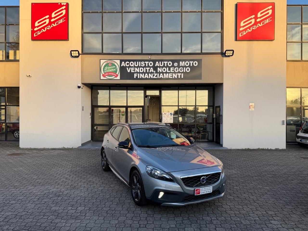 Volvo V40 Cross Country D2 1.6 Summum