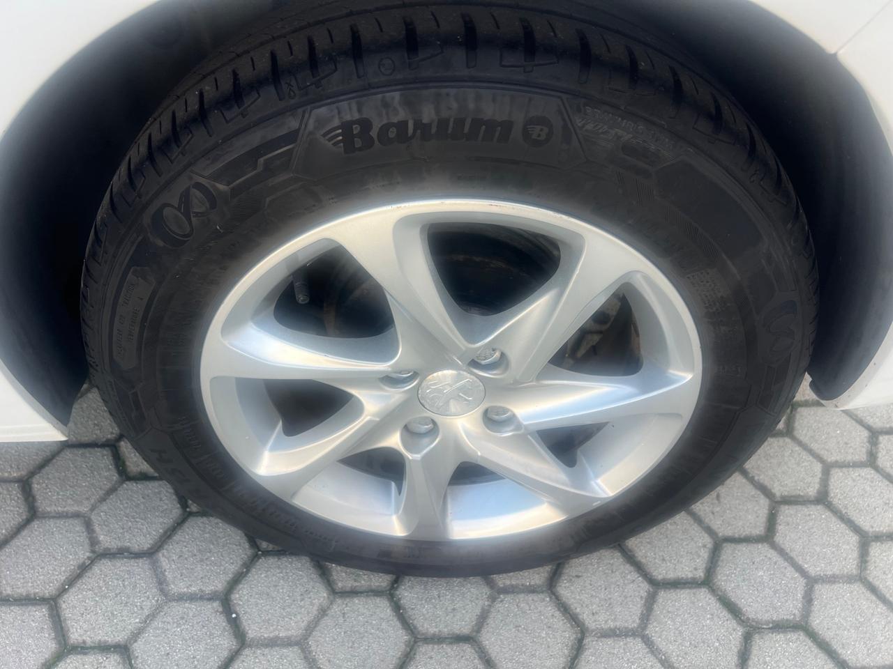 Peugeot 208 1.2 VTi 82 CV 5 porte Active