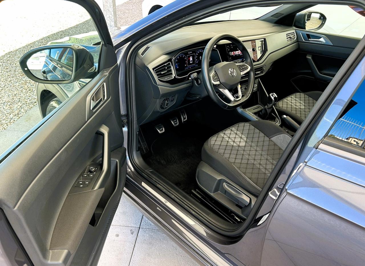 Volkswagen Taigo 1.0 TSI 110 CV R-Line (TETTO)