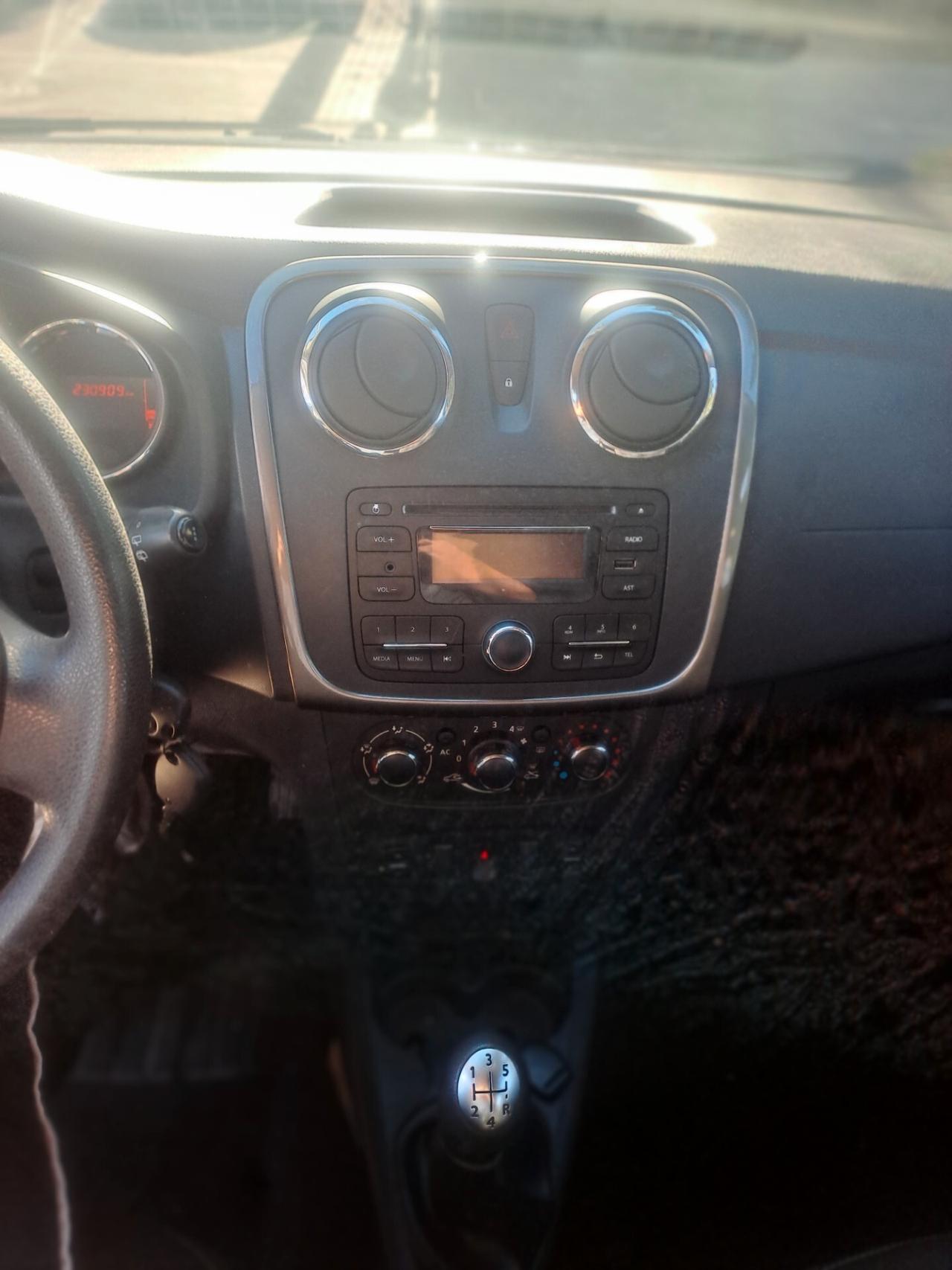 Dacia Sandero 1.5 dCi 8V 75CV Lauréate