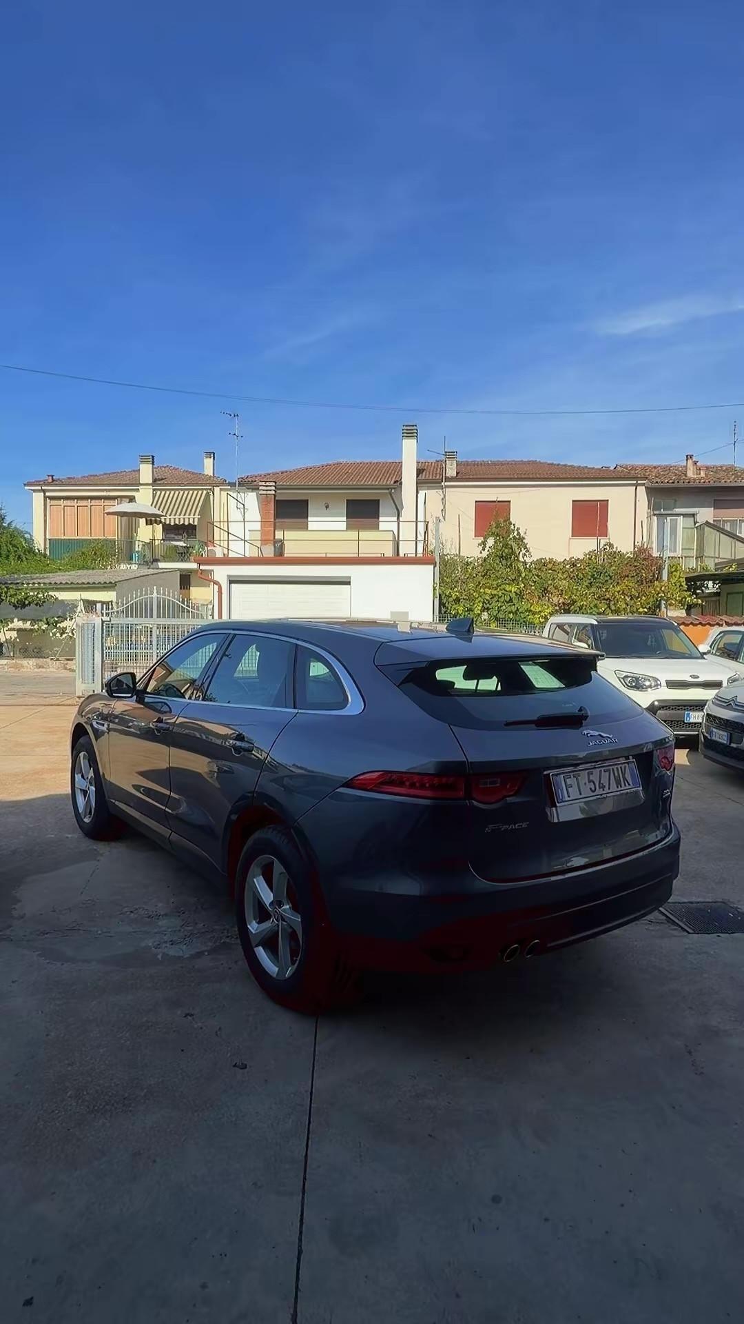 Jaguar F-Pace 2.0 D 180 CV aut. Portfolio