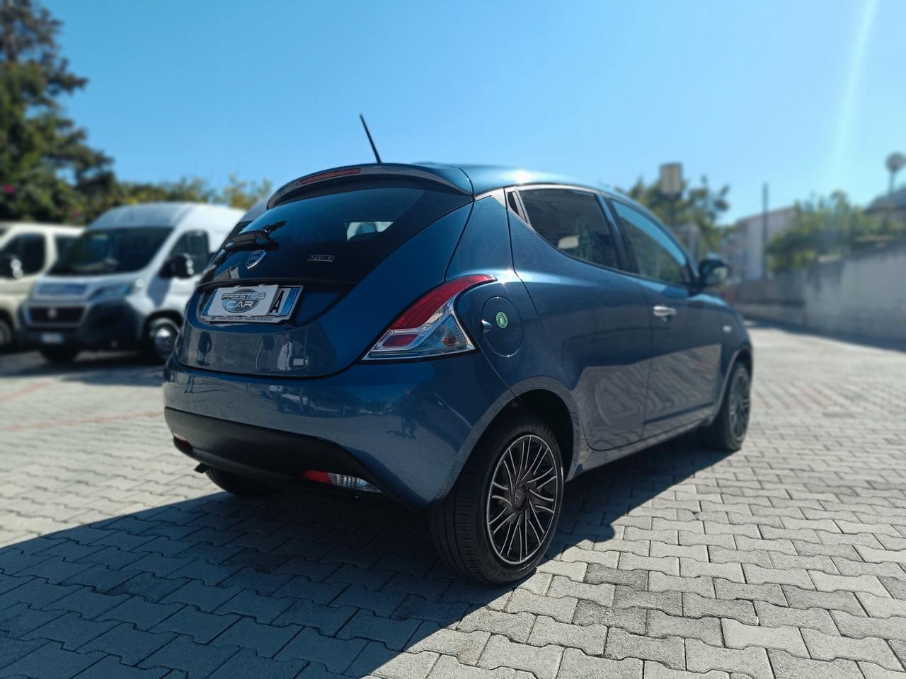 Lancia Ypsilon 1.0 FireFly 5 porte S&S Hybrid Gold