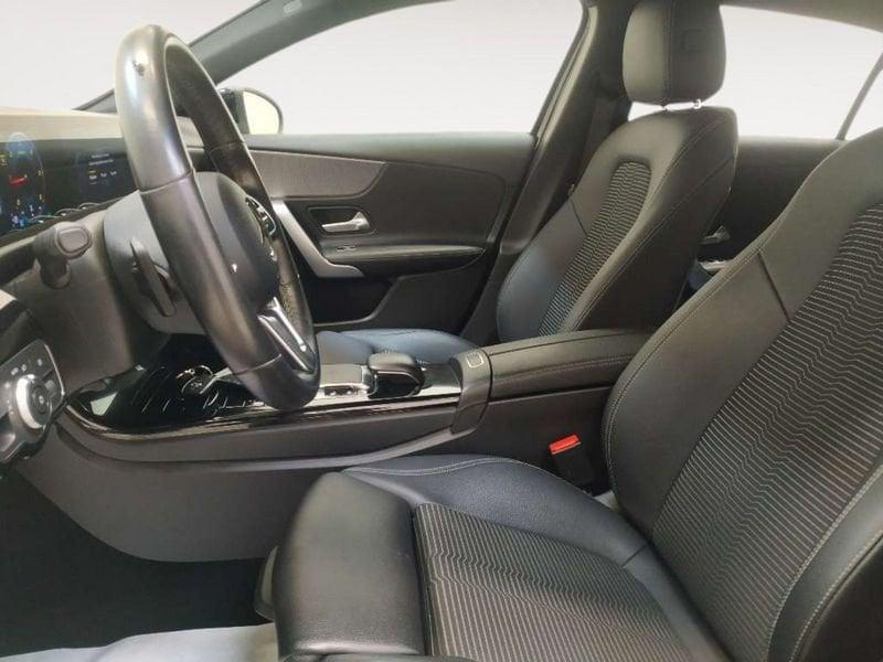 Mercedes-Benz Classe A A 180 d Sport auto