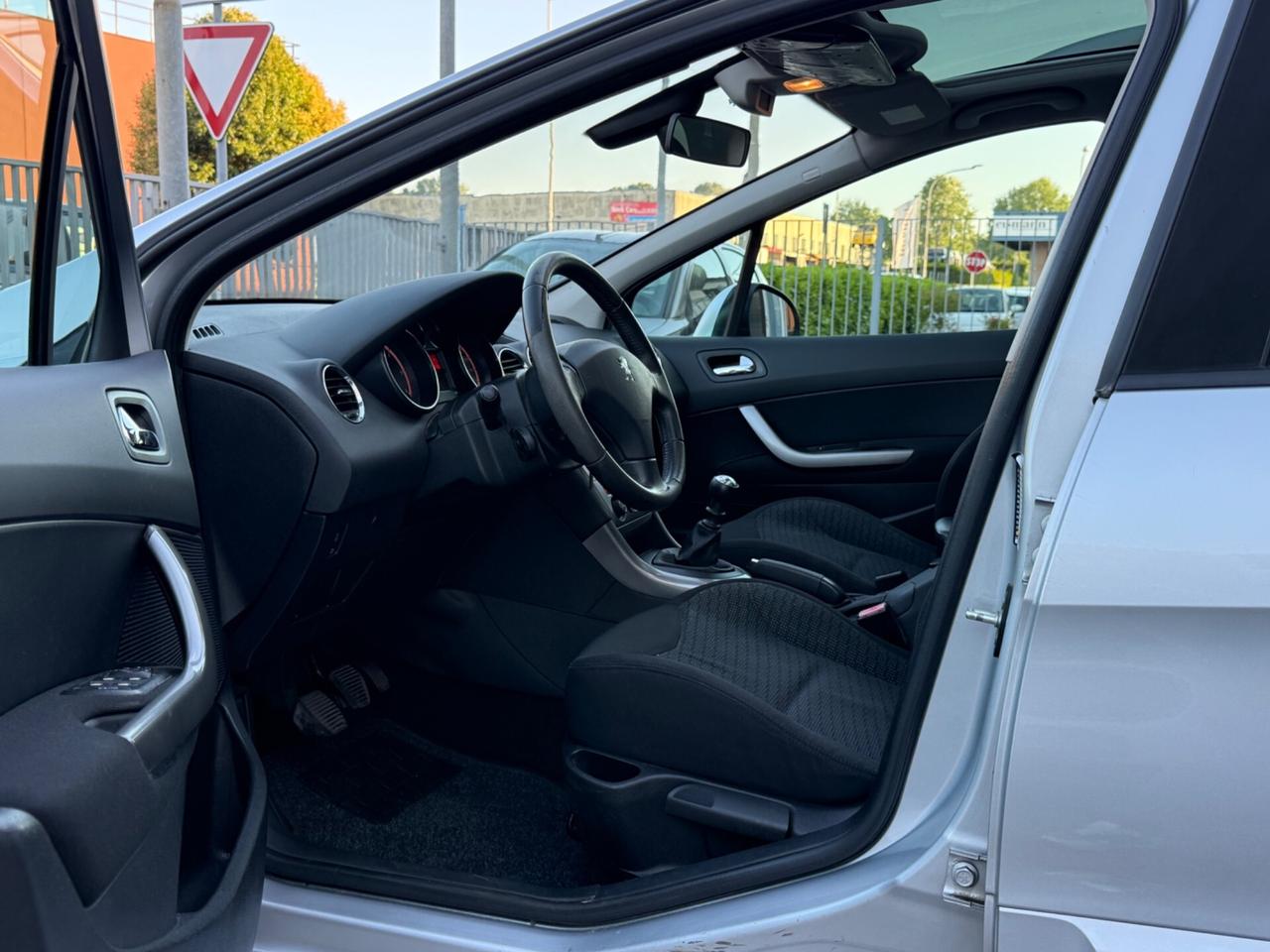 Peugeot 308 7 posti TAGLIANDI CERTIFICATI 1.6 HDi 110CV SW Ciel Tecno