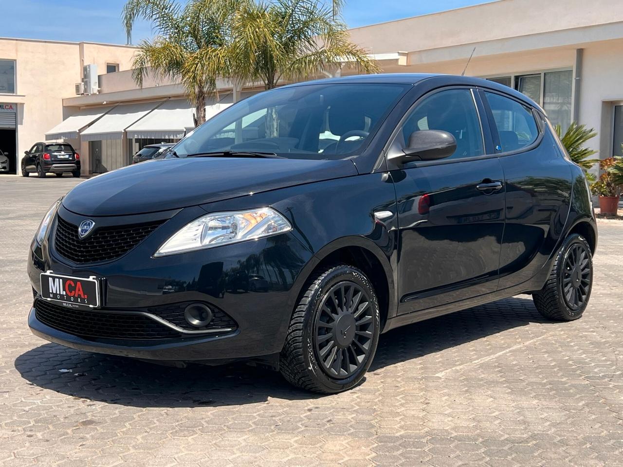 Lancia Ypsilon 1.2 69 CV 5 porte GPL Ecochic Elefantino Blu
