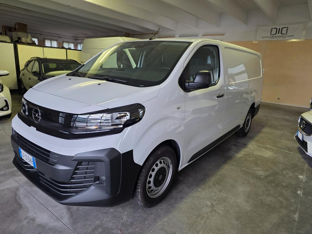 Opel Vivaro 1.5 Diesel 120CV passo lungo xl L3 H1 3000km uniprop